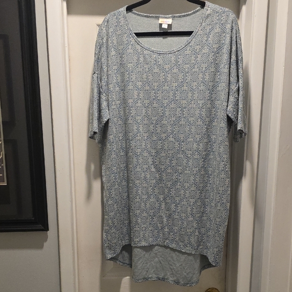 LuLaRoe Tops - LuLaRoe Light Blue Textured Top